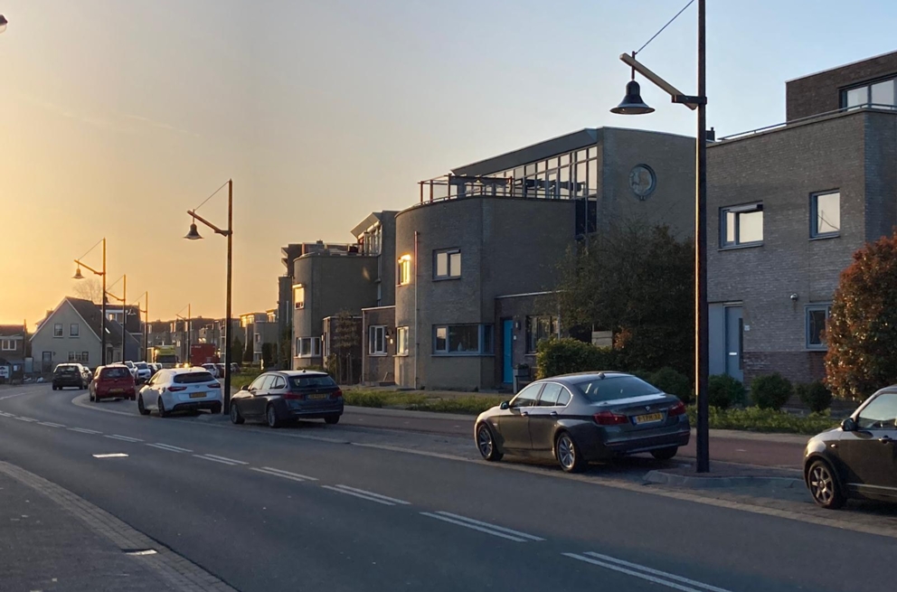 Lightronics armatuur in een woonwijk