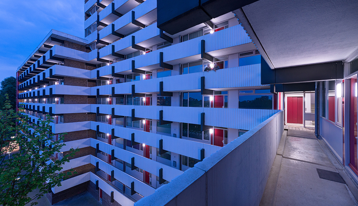 Lightronics PVX armaturen in de galerij van een appartementencomplex in Nijmegen Meijhorst Lightronics PVX armaturen in de galerij van een appartementencomplex in Nijmegen Meijhorst