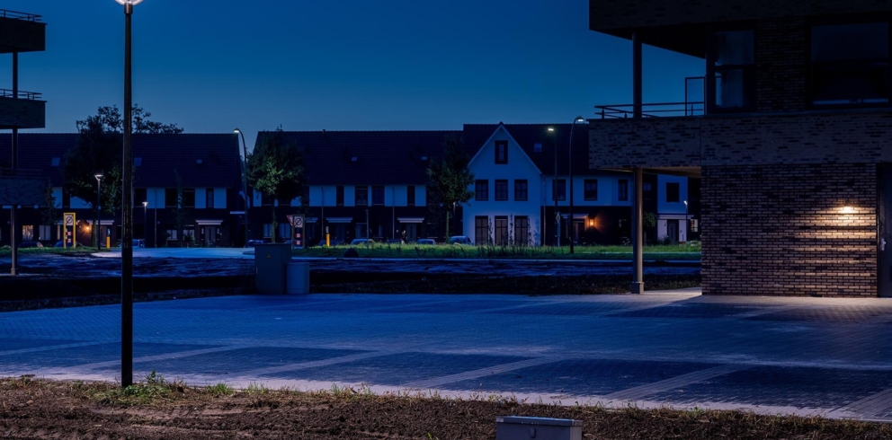 Lightronics armatuur CEDER op een parkeerplaats Lightronics armatuur CEDER op een parkeerplaats