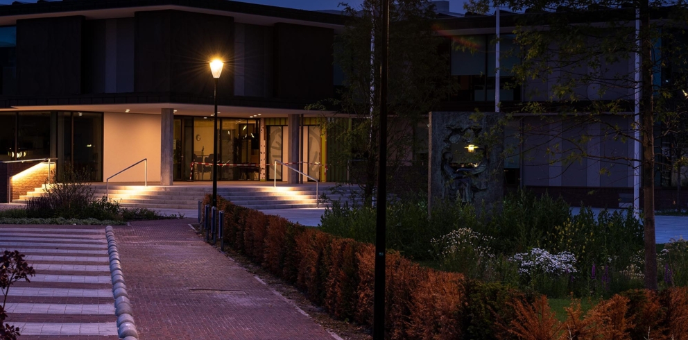 Lightronics PRUNUR A1 armatuur op een parkeerterrein Lightronics PRUNUR A1 armatuur op een parkeerterrein