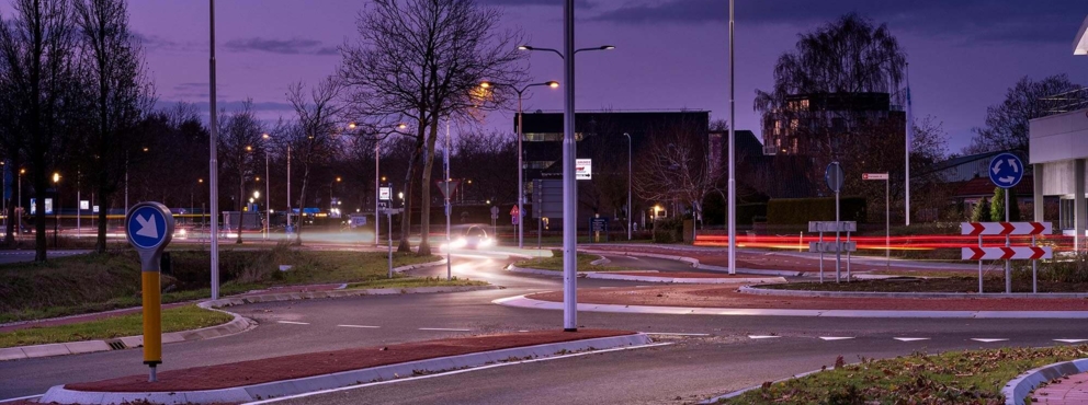 Lightronics armatuur BURAN langs een weg Lightronics armatuur BURAN langs een weg