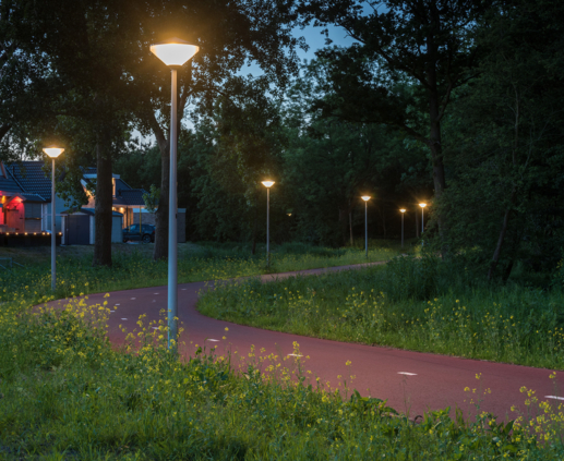 Lightronics Bart armaturen langs een fietspad in Amsterdam Lightronics Bart armaturen langs een fietspad in Amsterdam