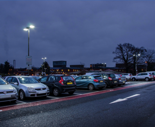 Lightronics armaturen op een parkeerplaats Lightronics armaturen op een parkeerplaats