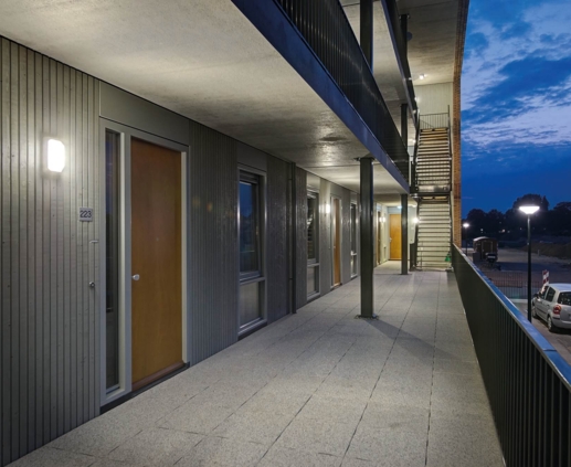 Lightronics TPS armatuur in de galerij van een appartementencomplex Lightronics TPS armatuur in de galerij van een appartementencomplex