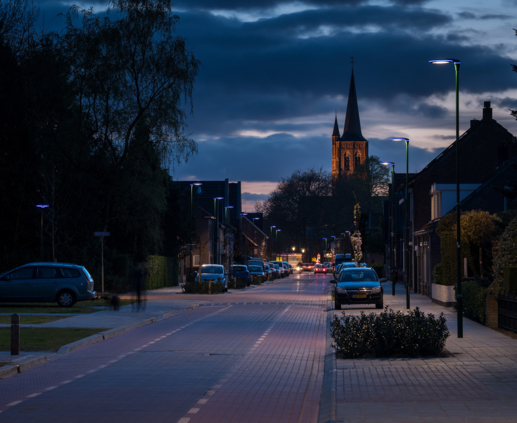 Lightronics PRUNUS C1 armaturen in een woonstraat in Loon op Zand Lightronics PRUNUS C1 armaturen in een woonstraat in Loon op Zand