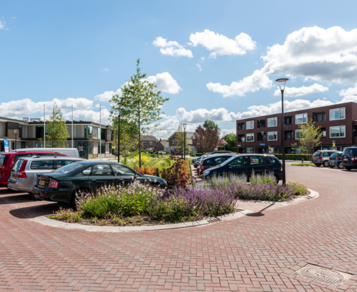 Lightronics PRUNUS A1 en BRISA armaturen op een parkeerplaats in Oldebroek